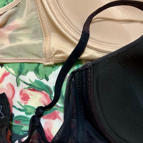 Two Maiden Form bras . One black and one beige, both are size 38C . - Picture 5 of 7